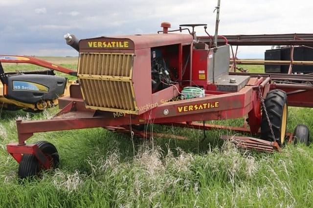 Image of Versatile 400 equipment image 2