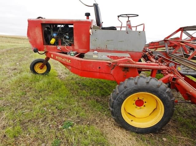 Image of Versatile 4000 equipment image 3