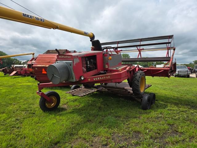 Image of Versatile 400 equipment image 1