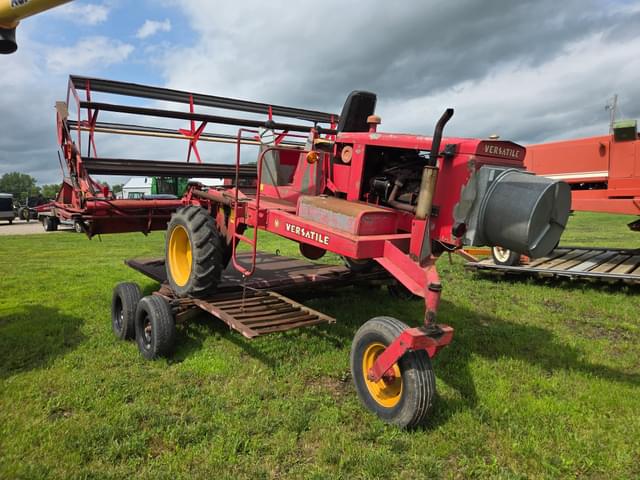 Image of Versatile 400 equipment image 2
