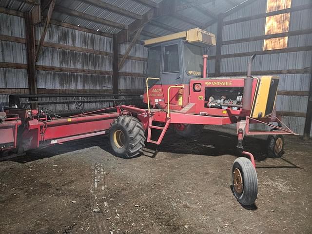 Image of Versatile 4400 equipment image 2