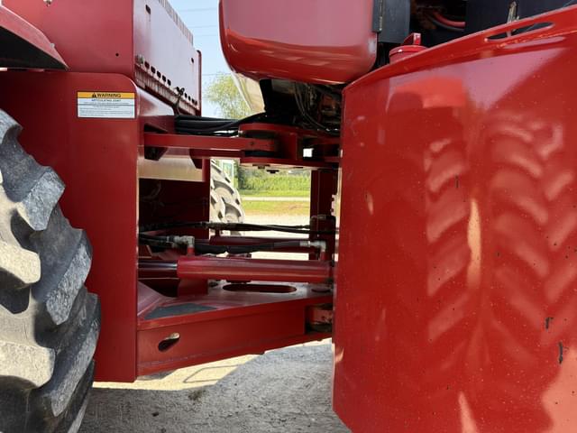 Image of Versatile 535 equipment image 3