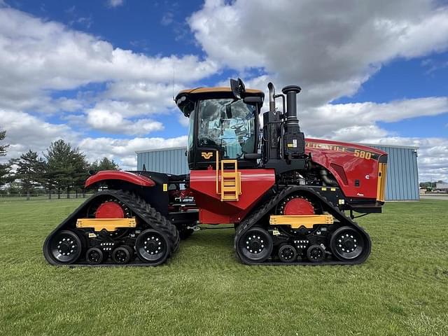 Image of Versatile 580DT equipment image 2