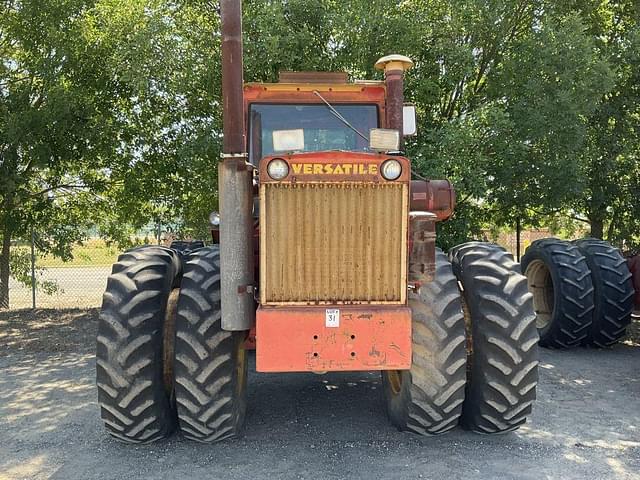 Image of Versatile 800 equipment image 1