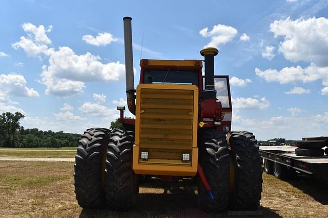 Image of Versatile 835 equipment image 1