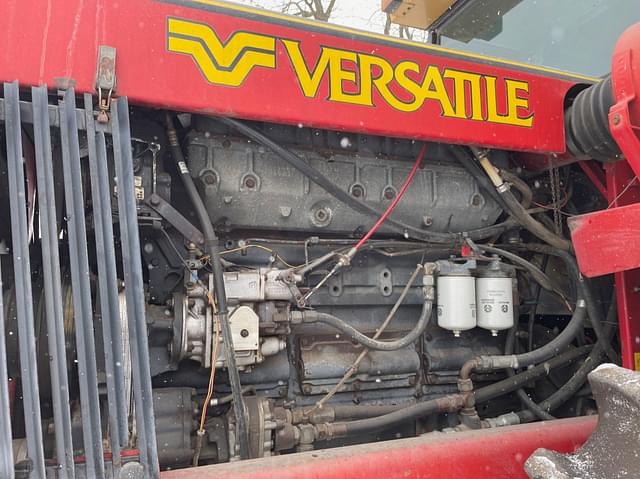 Image of Versatile 875 equipment image 1