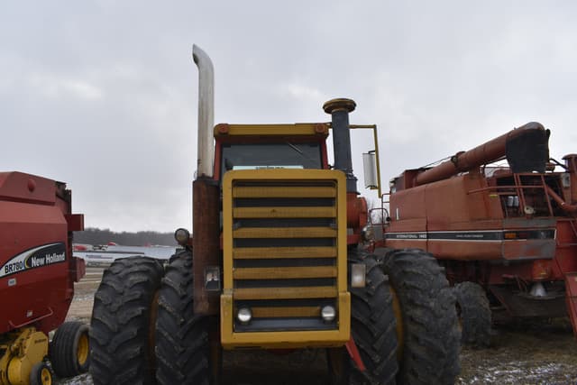 Image of Versatile 875 equipment image 2