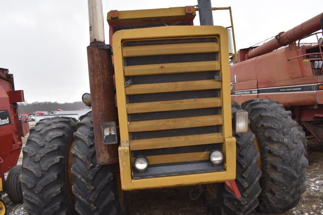 Image of Versatile 875 equipment image 4