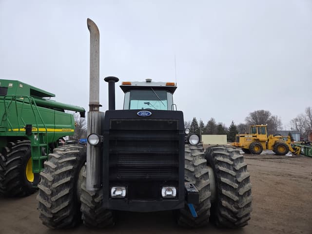 Image of Versatile 946 equipment image 1