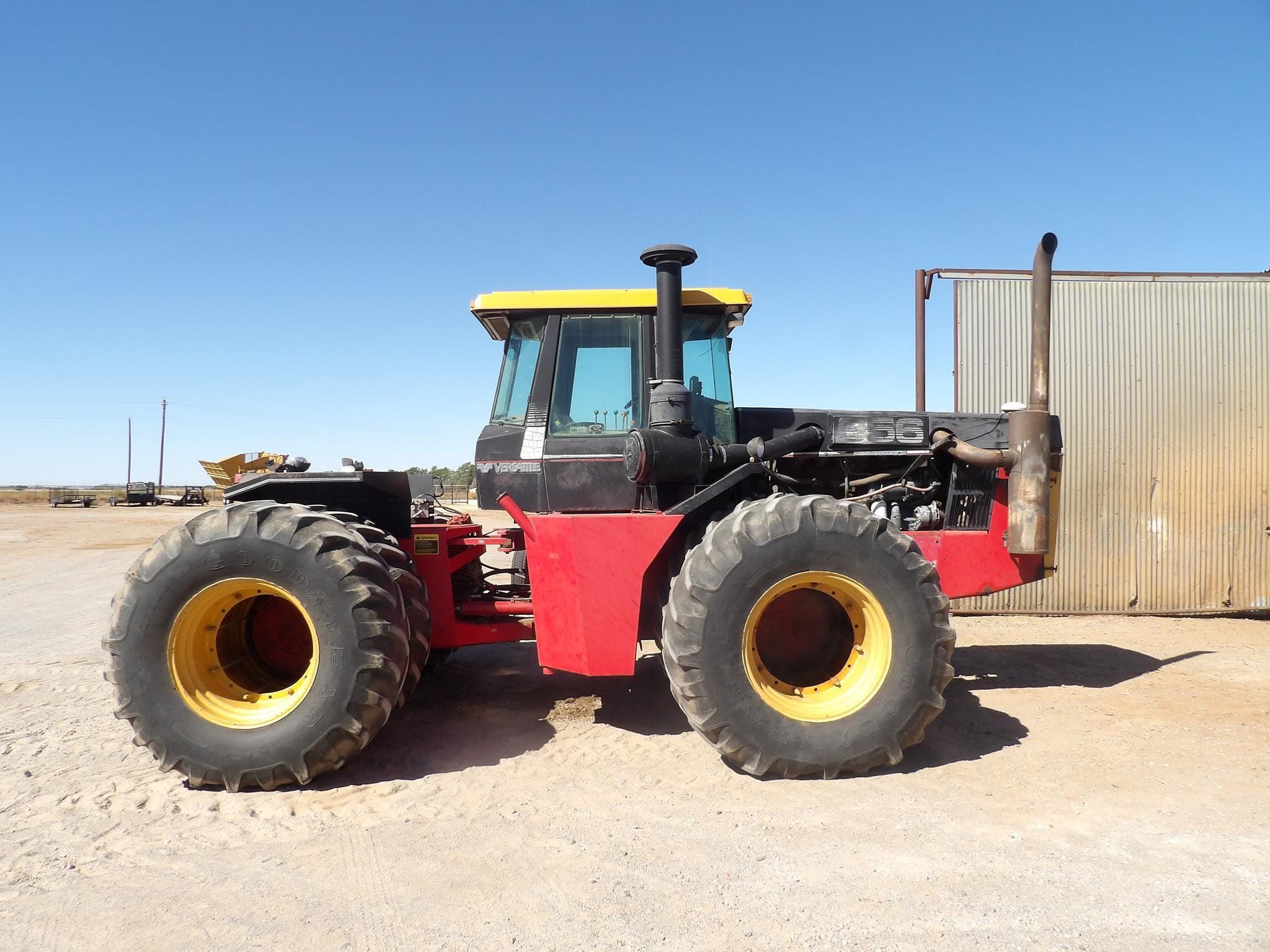 Main image Versatile 956