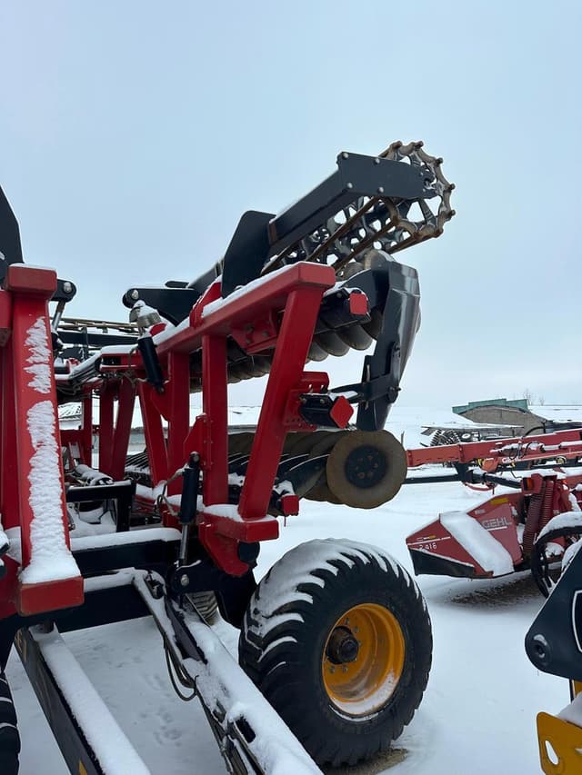 Image of Versatile Fury HS350 equipment image 2