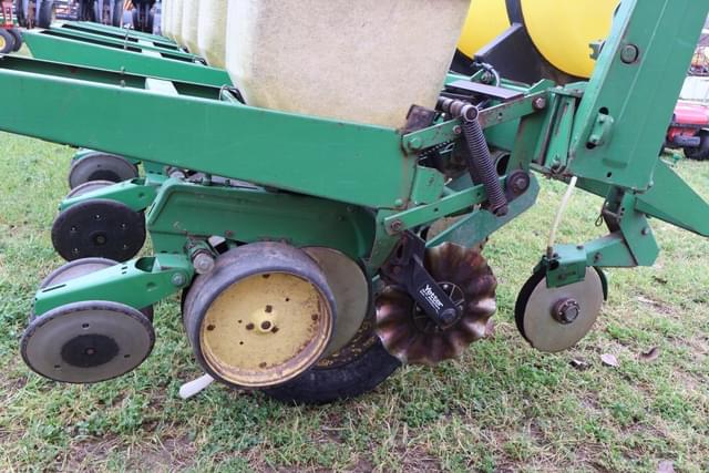 Image of John Deere 7000 equipment image 4