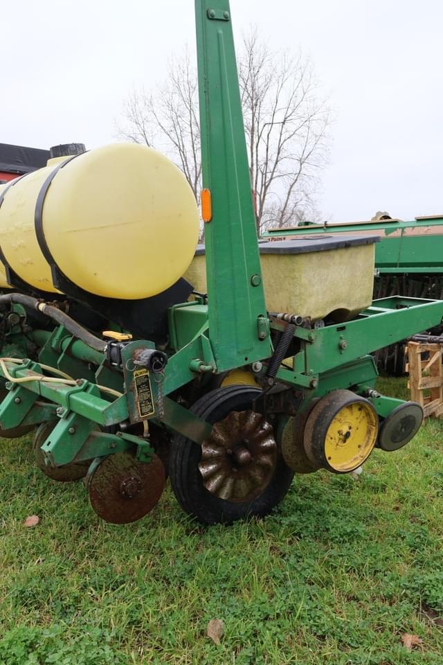 Image of John Deere 7000 equipment image 2