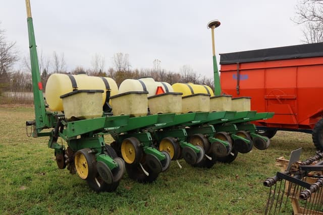 Image of John Deere 7000 equipment image 3