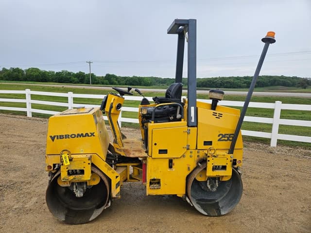 Image of Vibromax 255 equipment image 1