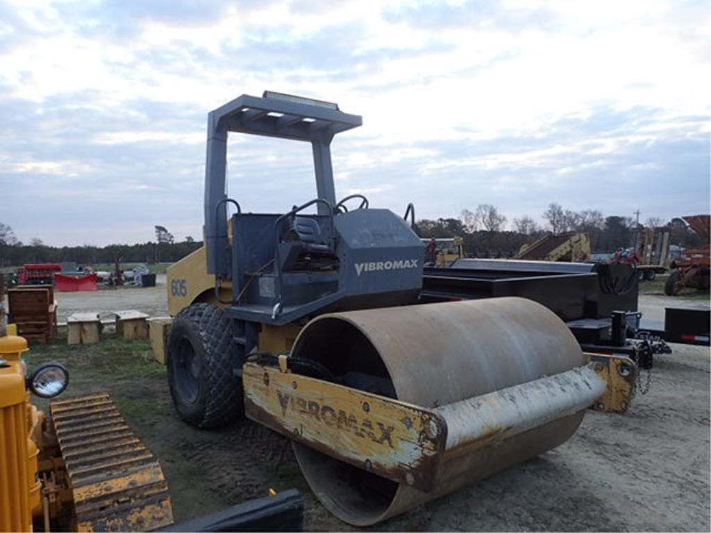 Vibromax 605 Equipment Image0
