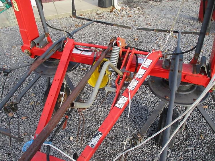 Vicon 523T Hay and Forage Hay - Rakes/Tedders for Sale | Tractor Zoom