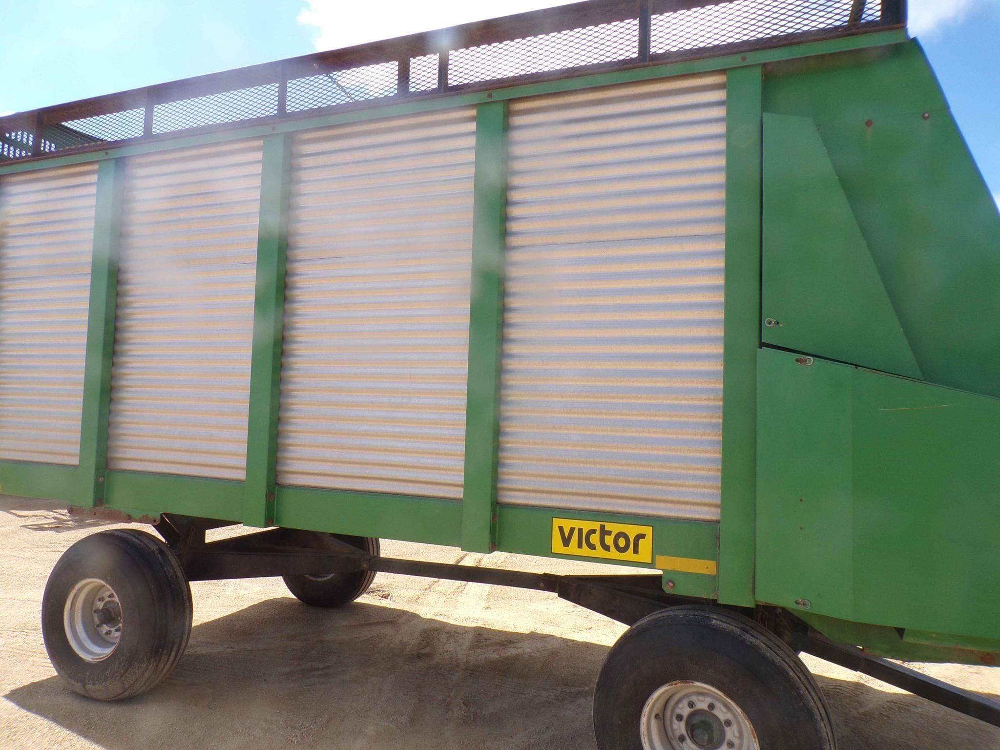 Victor 20F Equipment Image0