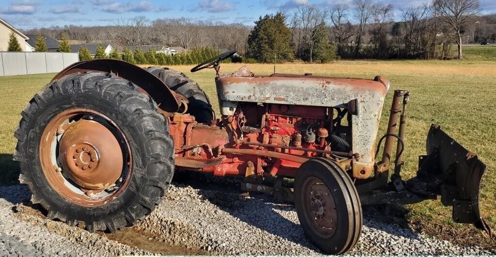 Ford 600 Equipment Image0