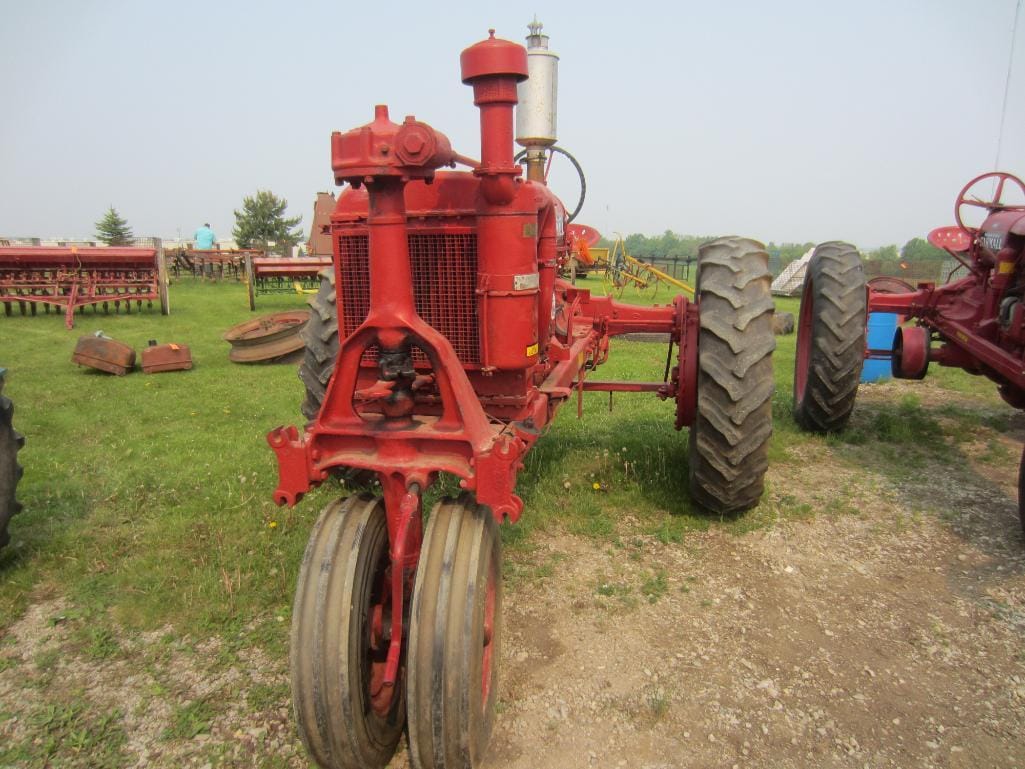 Main image Farmall F-20