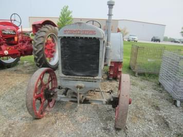 Main image McCormick-Deering 10-20