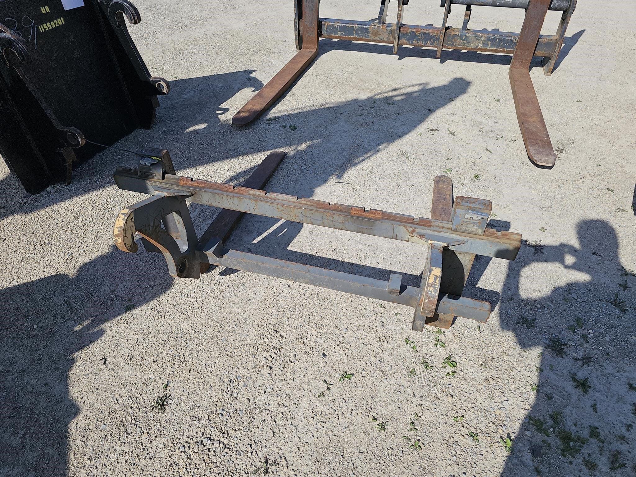 Volvo 2812454 Equipment Image0