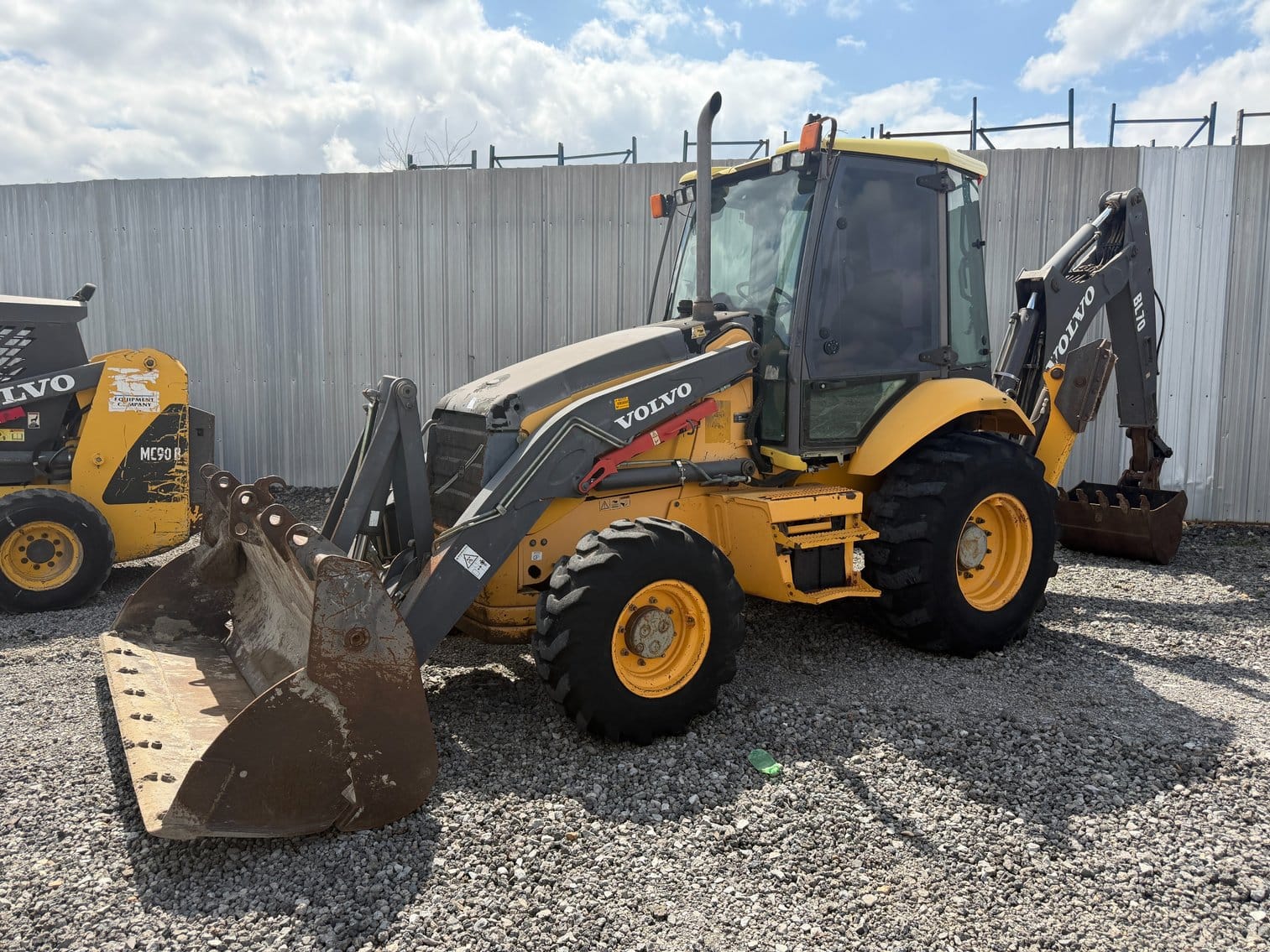 Volvo BL70 Equipment Image0