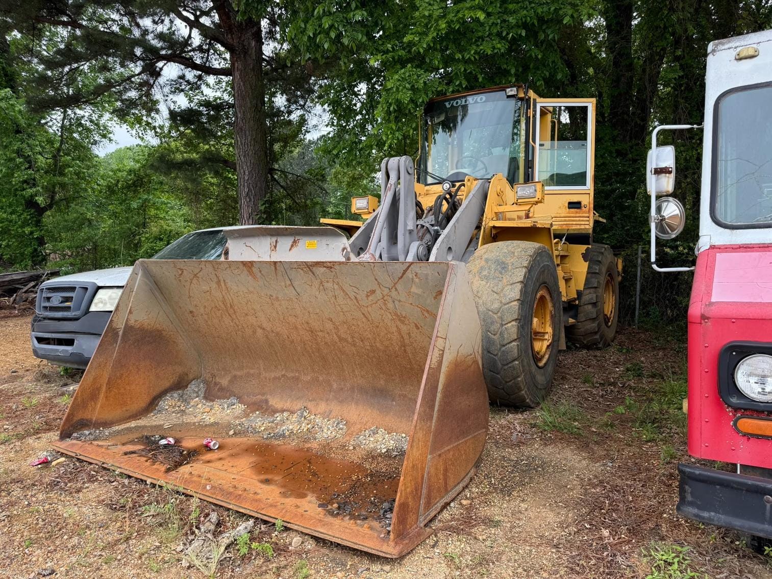 Volvo L120C Equipment Image0