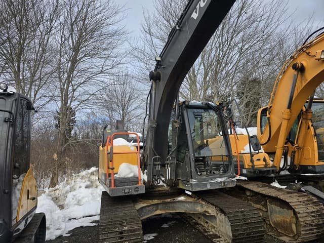 Image of Volvo EC140EL equipment image 4