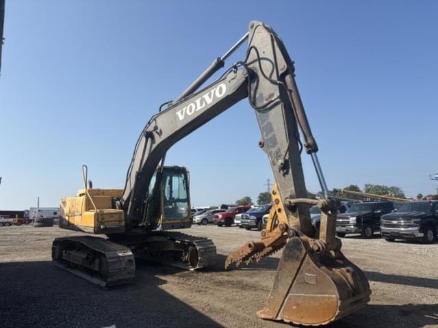 Image of Volvo EC210B LC equipment image 4