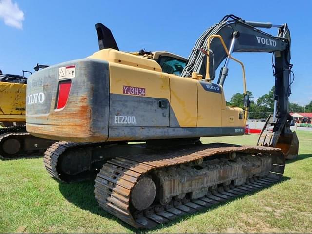 Image of Volvo EC220DL equipment image 2