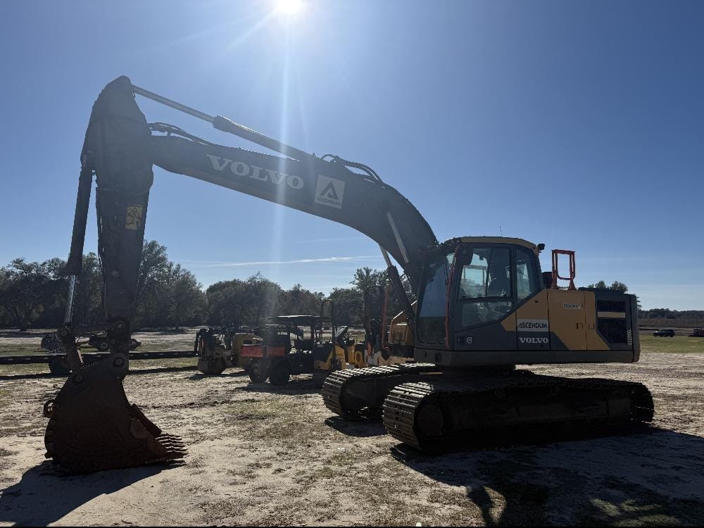 Volvo EC220EL Equipment Image0