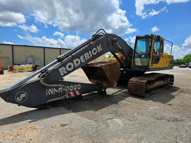 Image of Volvo EC240BLR equipment image 2