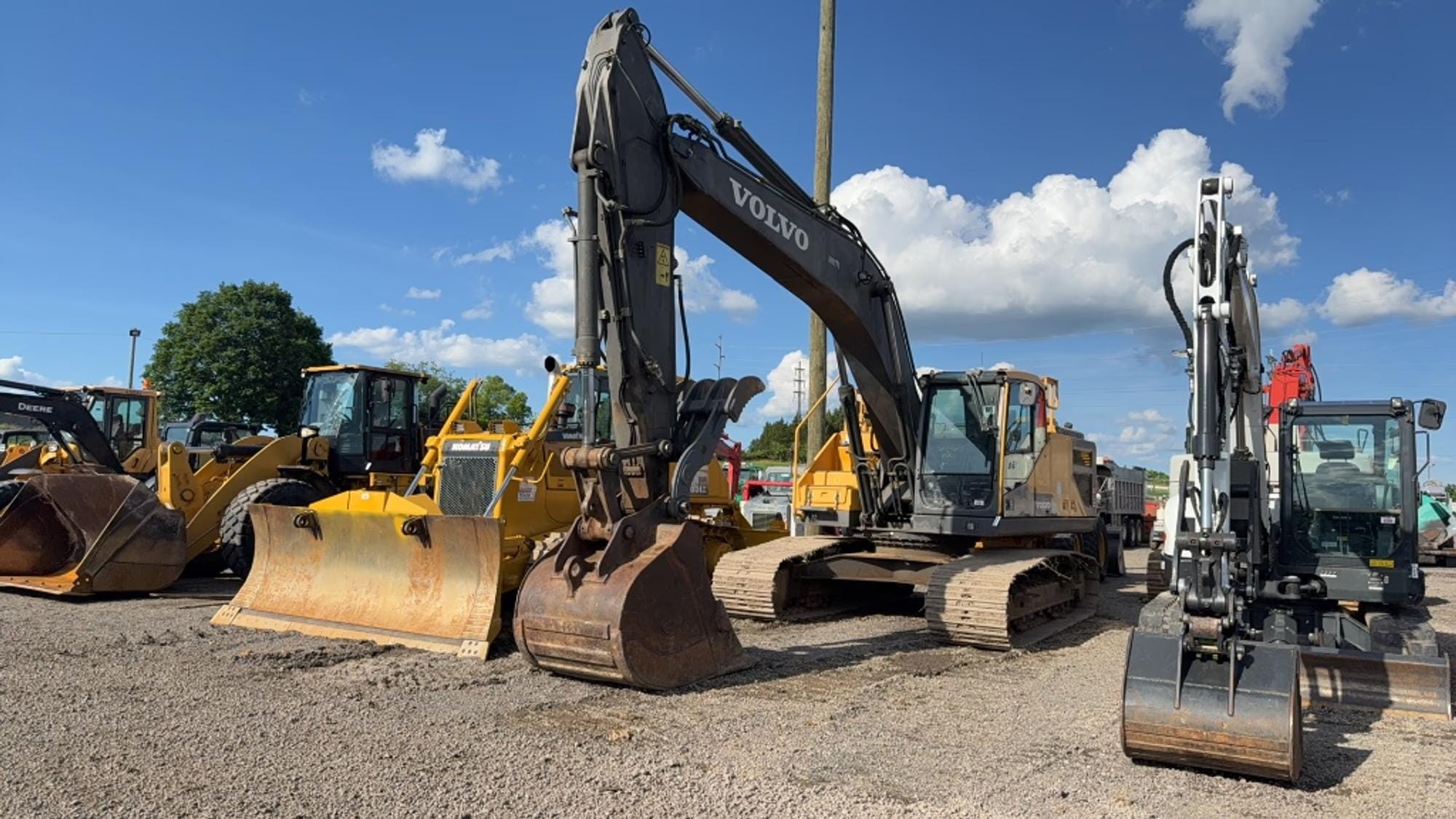 Volvo EC250EL Equipment Image0