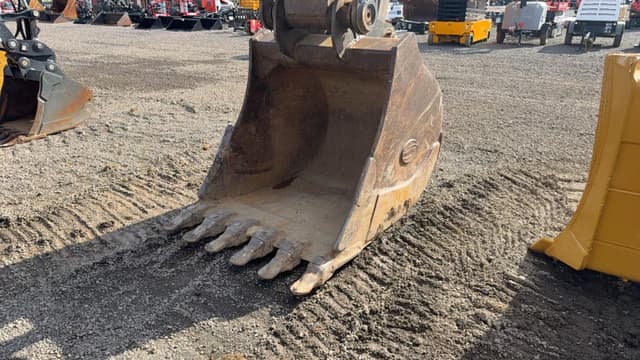 Image of Volvo EC250EL equipment image 3
