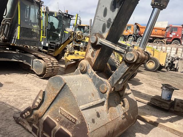 Image of Volvo EC300DL equipment image 1