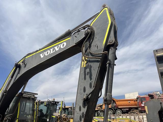 Image of Volvo EC300DL equipment image 3