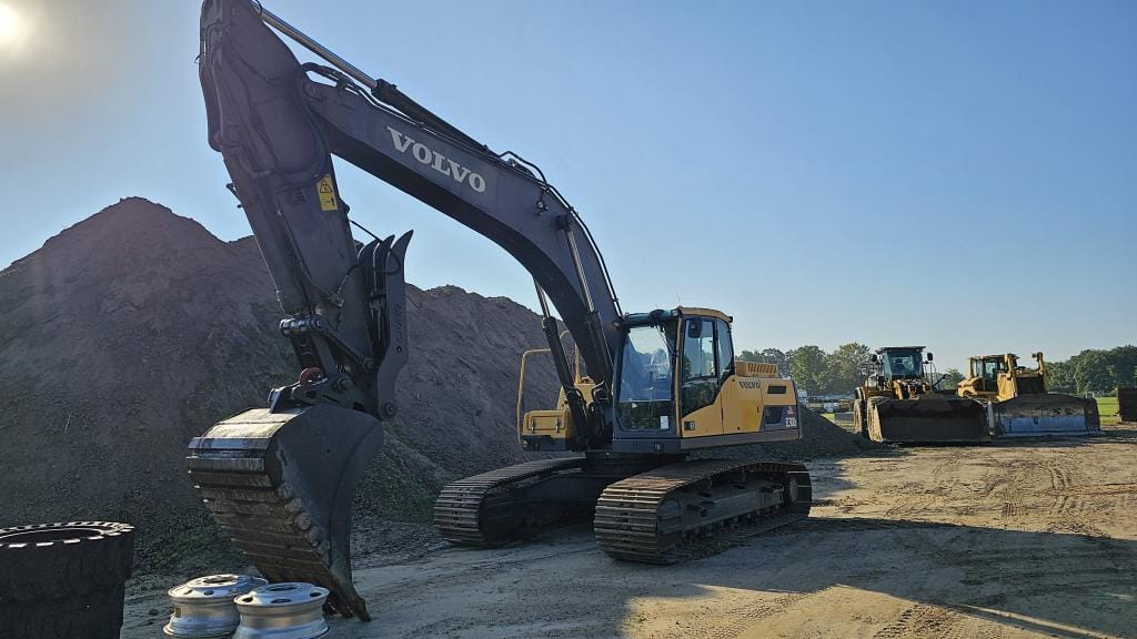 Main image Volvo EC300DL