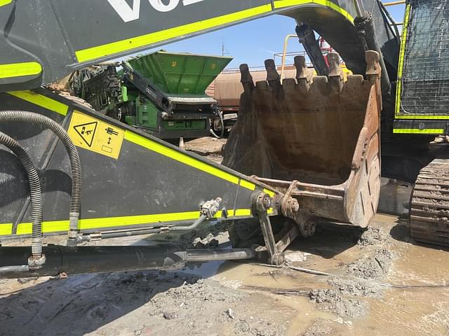 Image of Volvo EC300DL equipment image 1