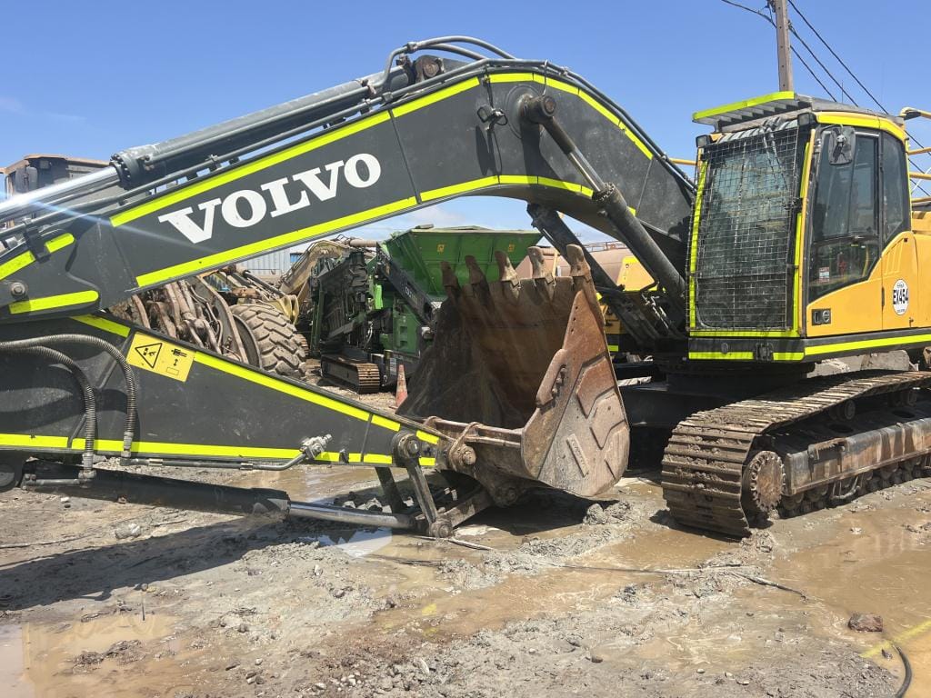 Main image Volvo EC300DL
