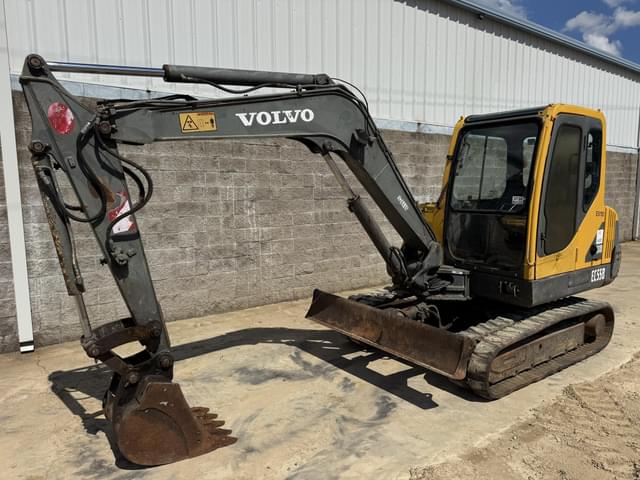 Image of Volvo EC55B equipment image 4