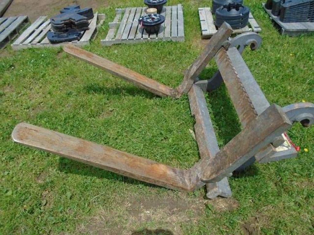 Volvo Forks Equipment Image0