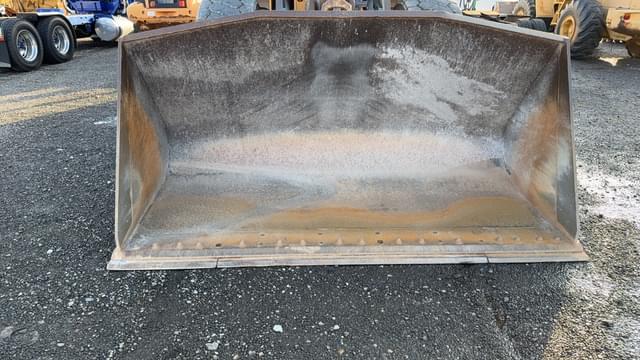 Image of Volvo L110H equipment image 3