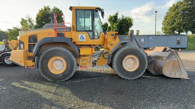 Image of Volvo L110H equipment image 4