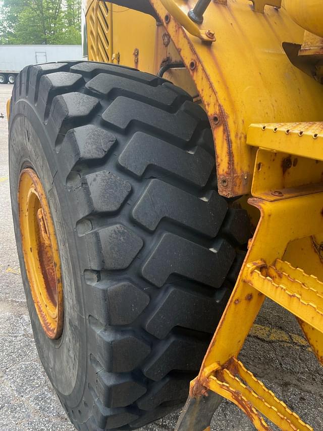 Image of Volvo L120 equipment image 4
