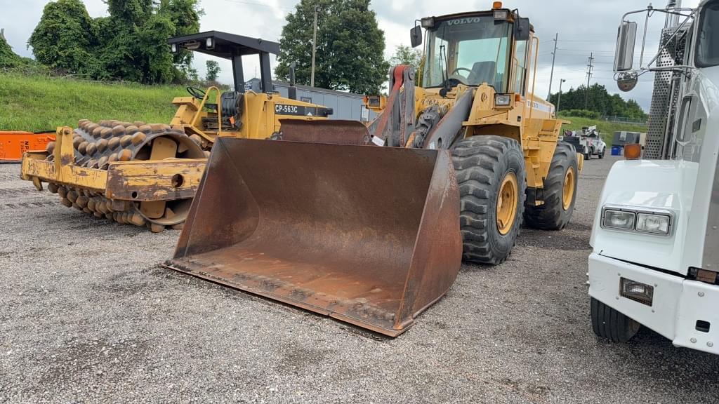Image of Volvo L120D Primary image