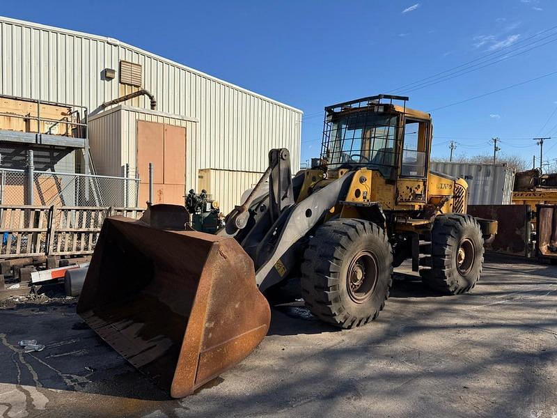 Image of Volvo L120E Primary image