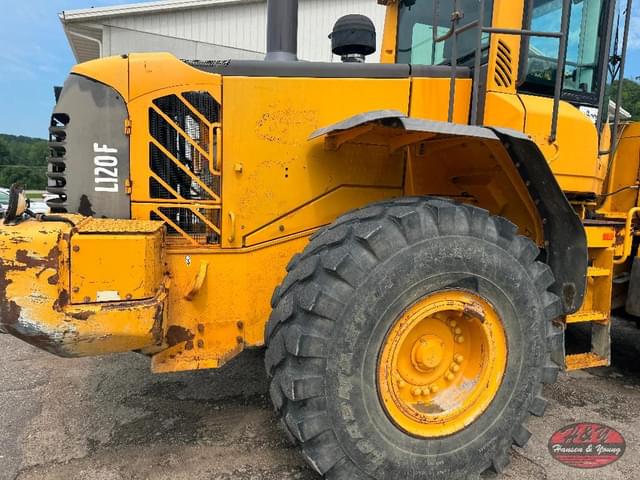 Image of Volvo L120F equipment image 2