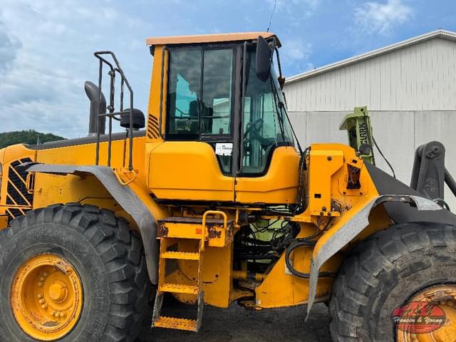 Image of Volvo L120F equipment image 3