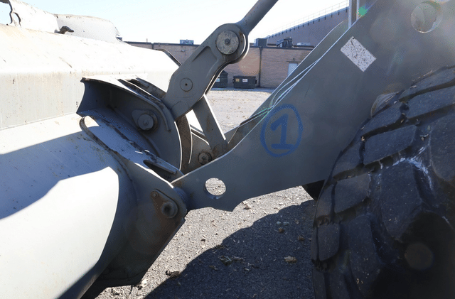 Image of Volvo L180C equipment image 3